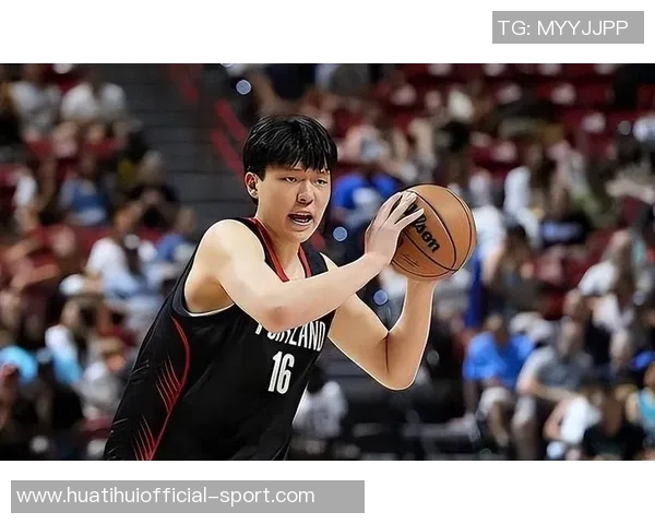 克林根谈与杨瀚森默契配合每日争抢篮板共同提升技艺