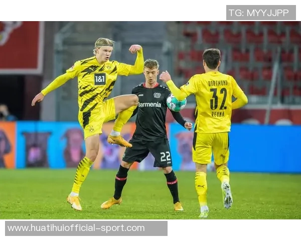 多特蒙德与勒沃库森关注利兹联16岁中场新星萨姆阿尔克