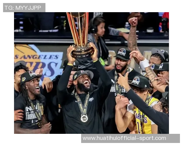 费舍尔称拉拉维亚风格与湖人完美契合技能多样无需过度发挥 费舍尔称拉拉维亚风格与湖人完美契合技能多样无需过度发挥