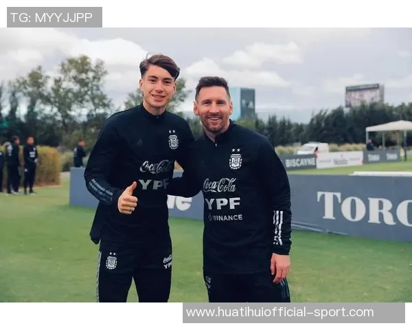 斯科尔斯称赞保利斯塔为英超最佳巴西球员与梅西对位的挑战 斯科尔斯称赞保利斯塔为英超最佳巴西球员与梅西对位的挑战