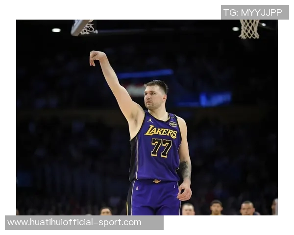 雷迪克期待詹姆斯顺利复出东契奇每日关注训练进展