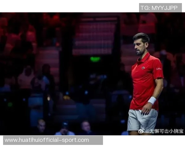 德约与C罗亲密互动造访网球中心互赠球衣与球拍 德约与C罗亲密互动造访网球中心互赠球衣与球拍