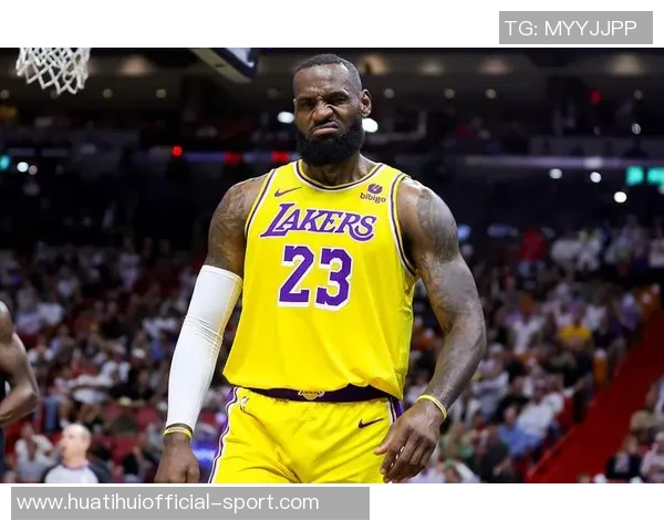 詹姆斯谈比赛失利:一度领先11分却因失误错失扩大优势机会 詹姆斯谈比赛失利:一度领先11分却因失误错失扩大优势机会