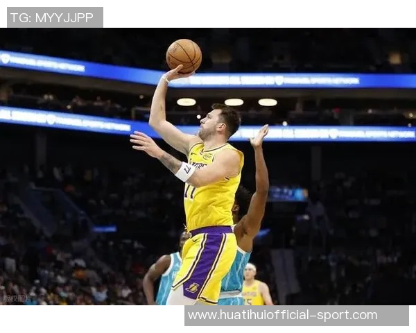 卢卡缺阵期间夫斯表现惊艳三场比赛场均4010如今三节已得36分9篮板